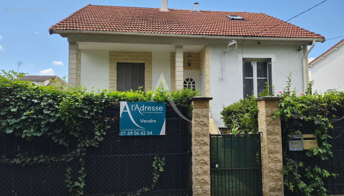 Maison à VIRY-CHATILLON