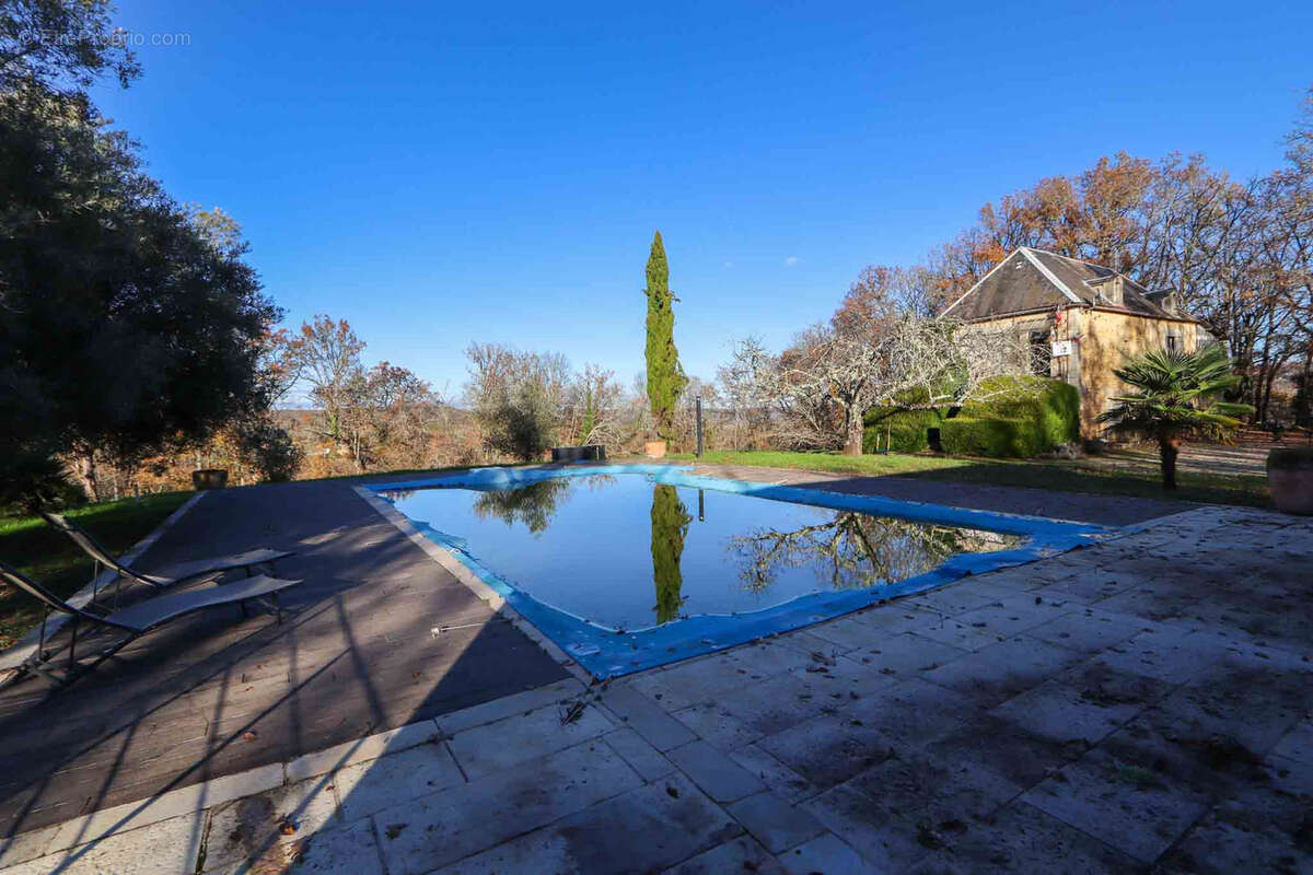 Maison à CENAC-ET-SAINT-JULIEN