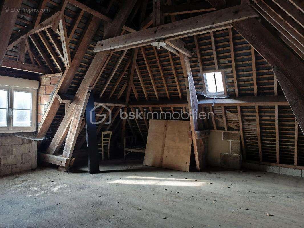 Immeuble de 228 m2 à vendre - Couptrain - photo 28