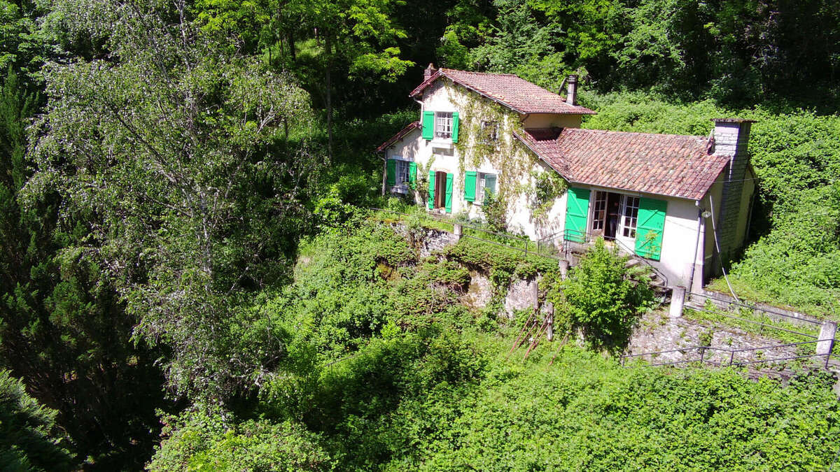 Maison à PIERRE-BUFFIERE