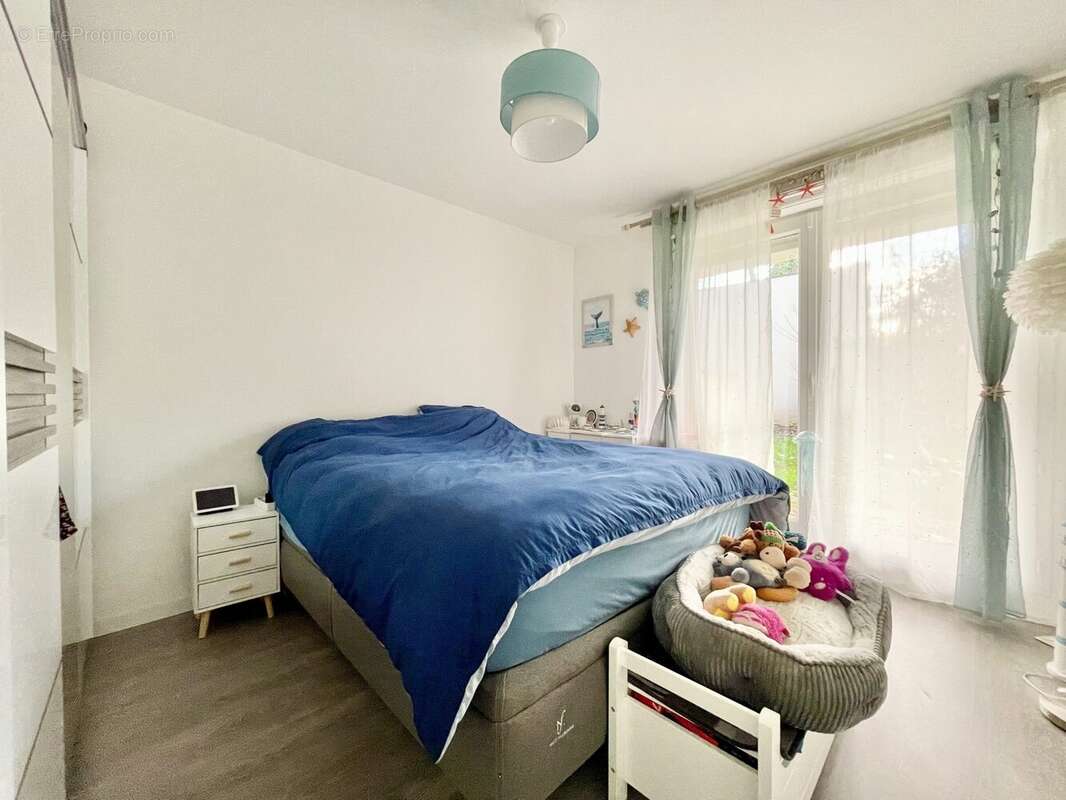 Appartement à VAUJOURS