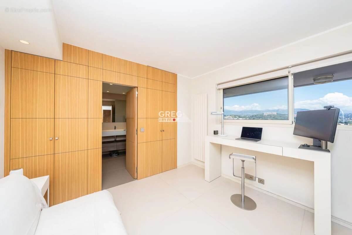 Appartement à VILLENEUVE-LOUBET