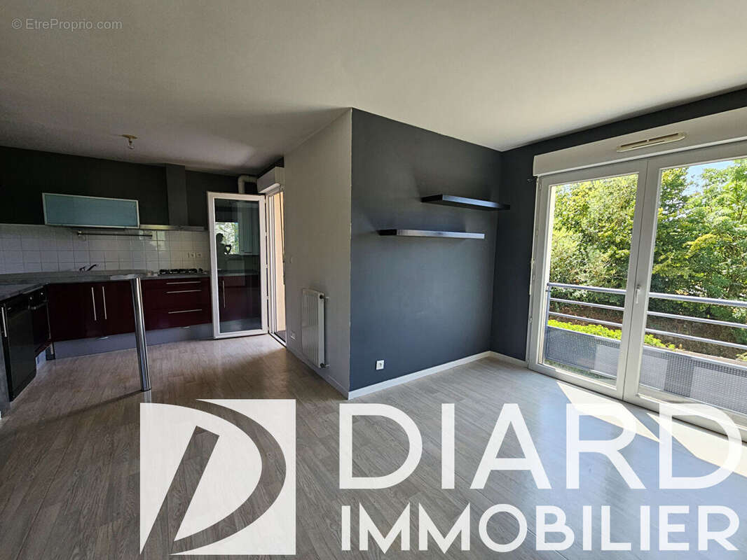 Appartement 3 pièces à vendre à Vitré - 65 m², 1er étage, bon état - photo 3