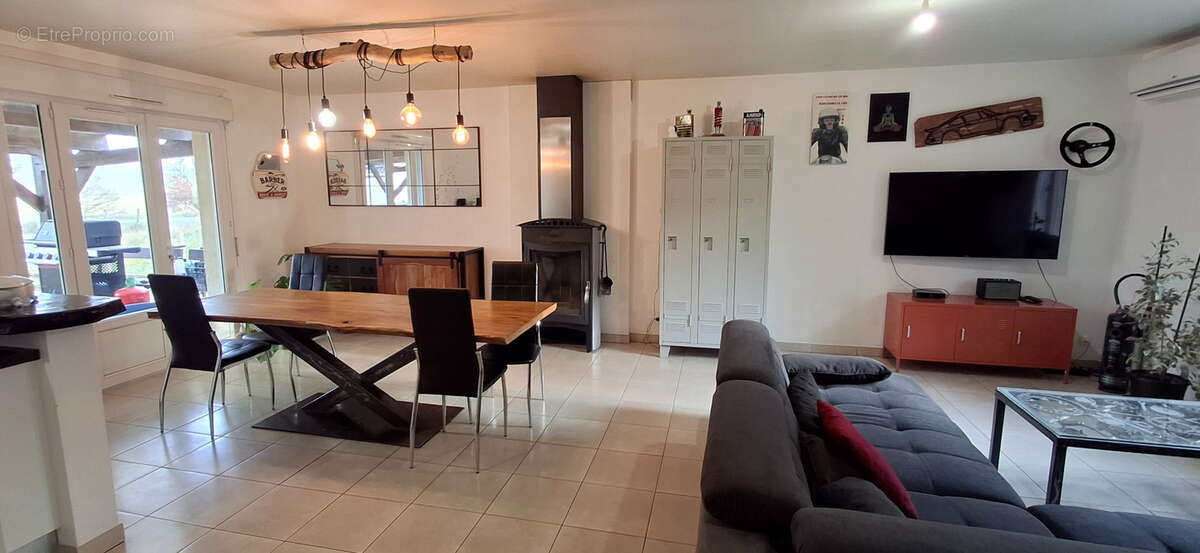 Maison à POILLY-SUR-THOLON