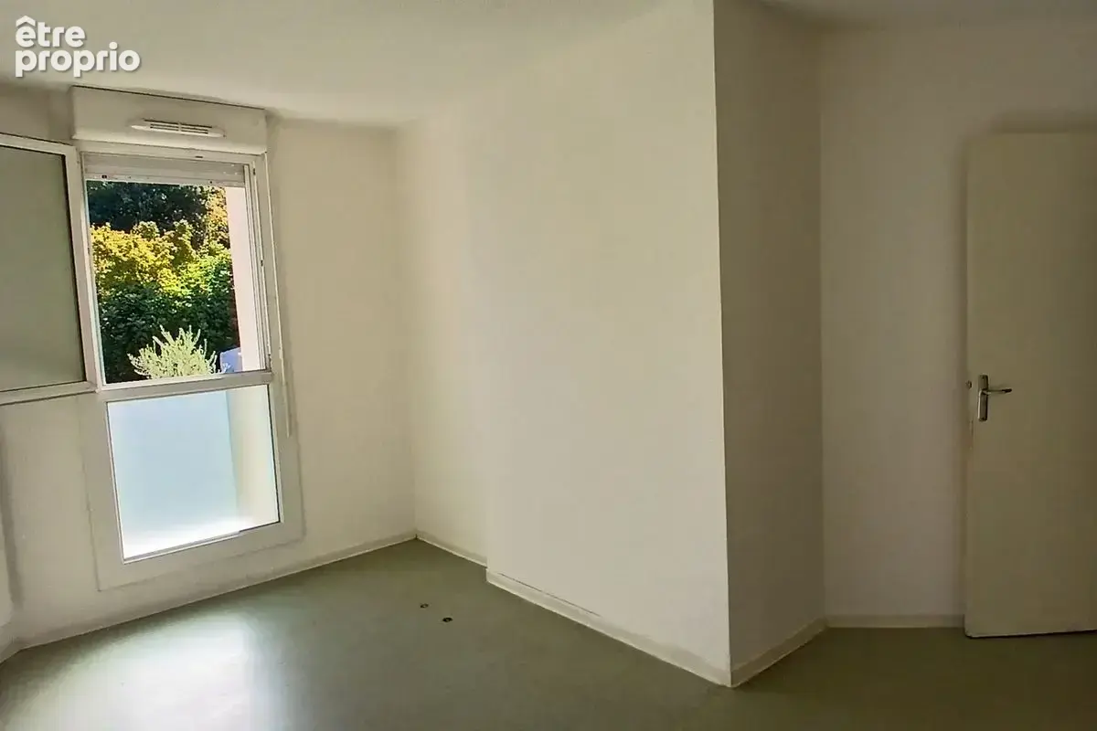 En exclusivité T4 de 80m² avec terrasse de 6m² dans copropriété entièrement réhabilité - photo 6