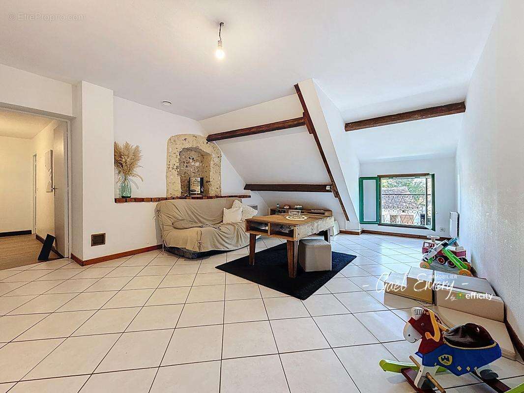 Maison à LE BREIL-SUR-MERIZE