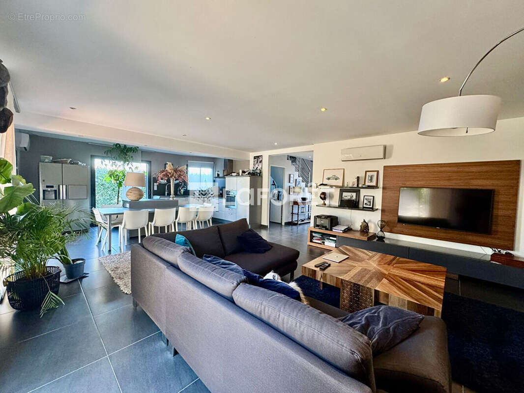 Maison à VILLENEUVE-DE-LA-RAHO