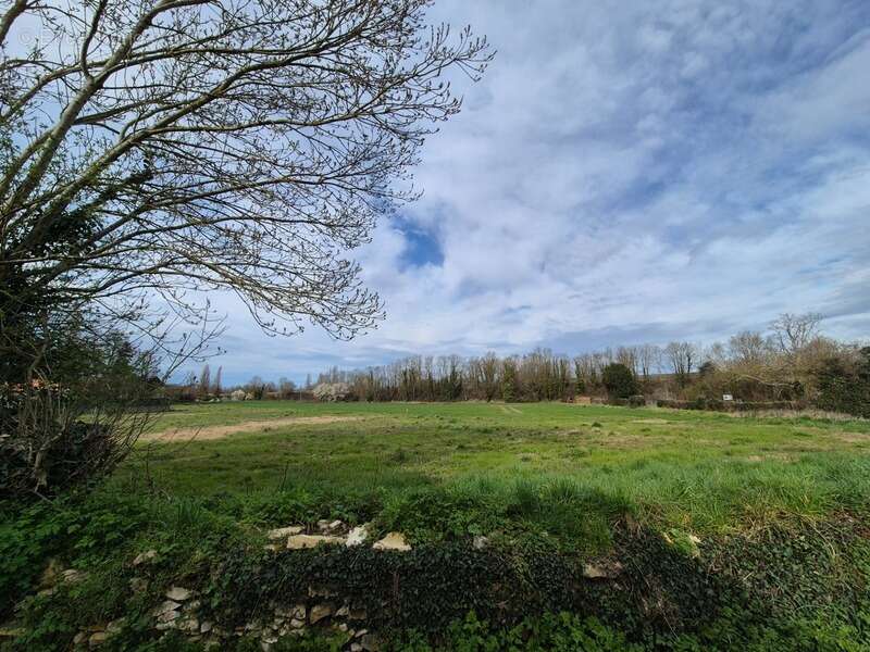 Terrain à FRONTENAY-ROHAN-ROHAN