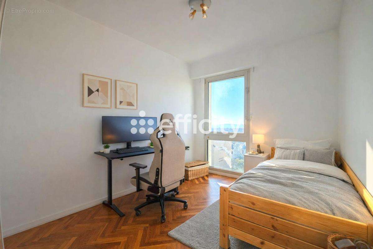 Appartement à MARSEILLE-9E