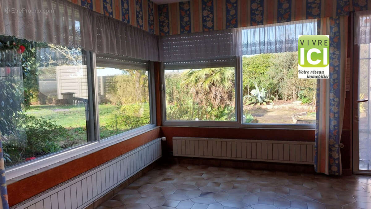 Maison à LA CHAPELLE-BASSE-MER