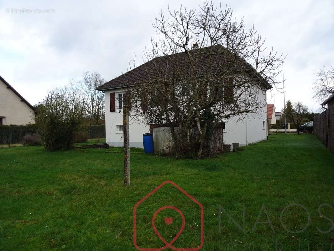 Maison à AUBIGNY-SUR-NERE