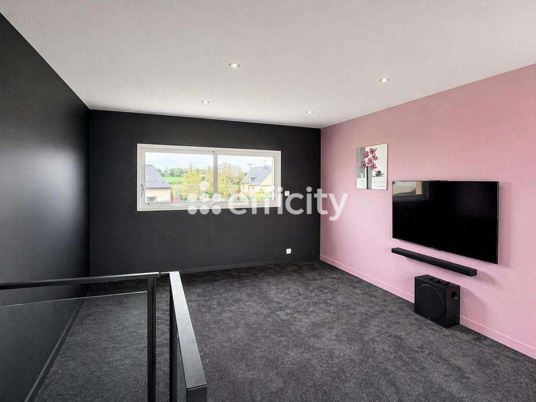 Maison 210 m² à Brece  - photo 8
