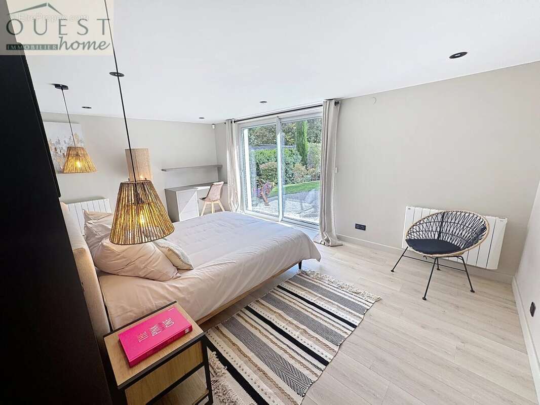 Maison à CHARBONNIERES-LES-BAINS