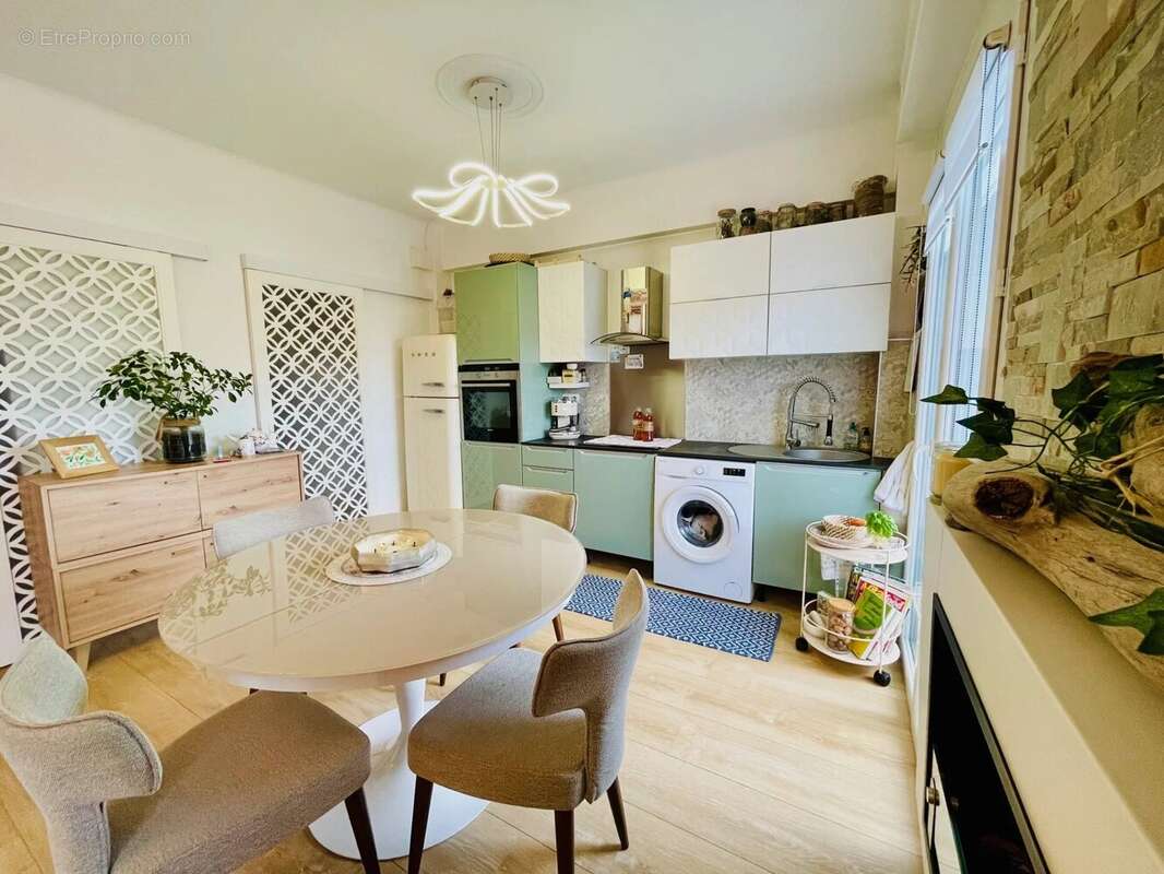 Appartement à ROQUEBRUNE-CAP-MARTIN