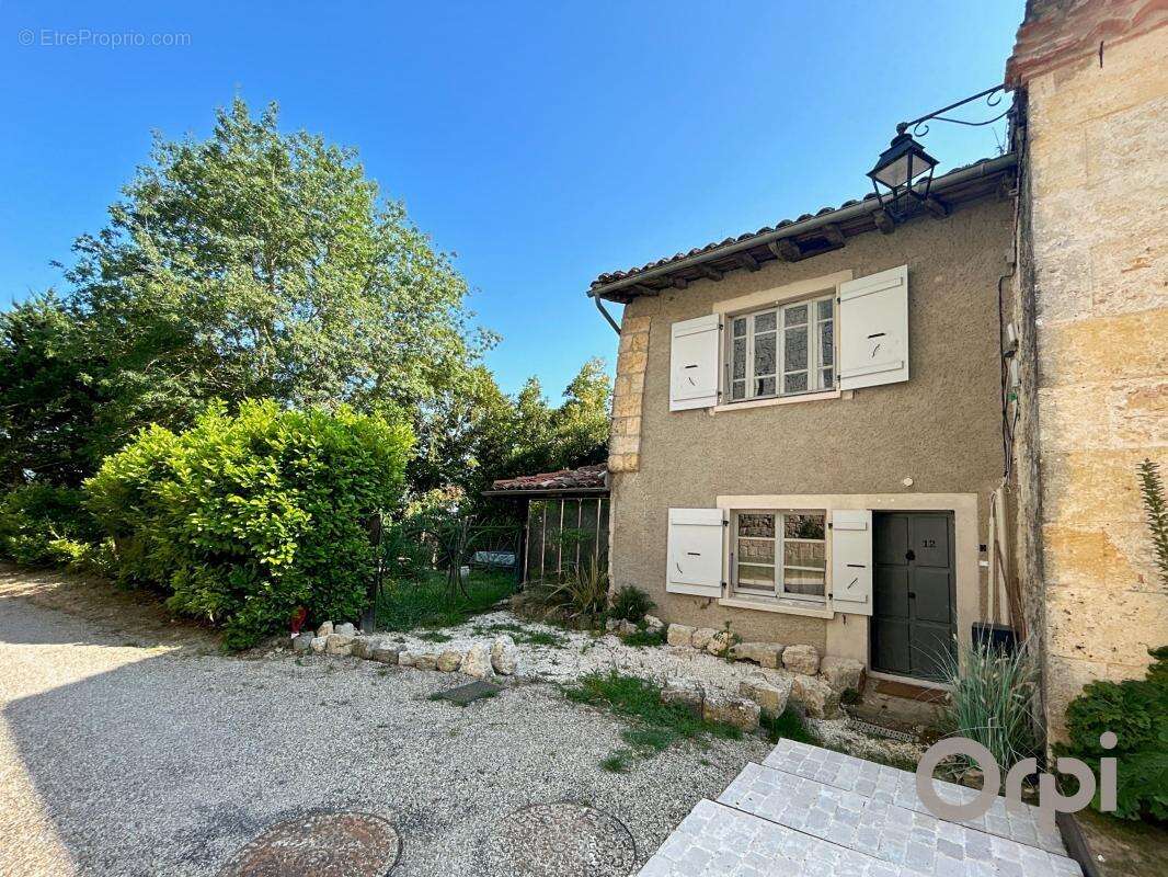 Maison à SAINTE-MERE