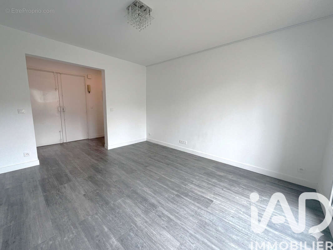 Photo 3 - Appartement à LA GARENNE-COLOMBES