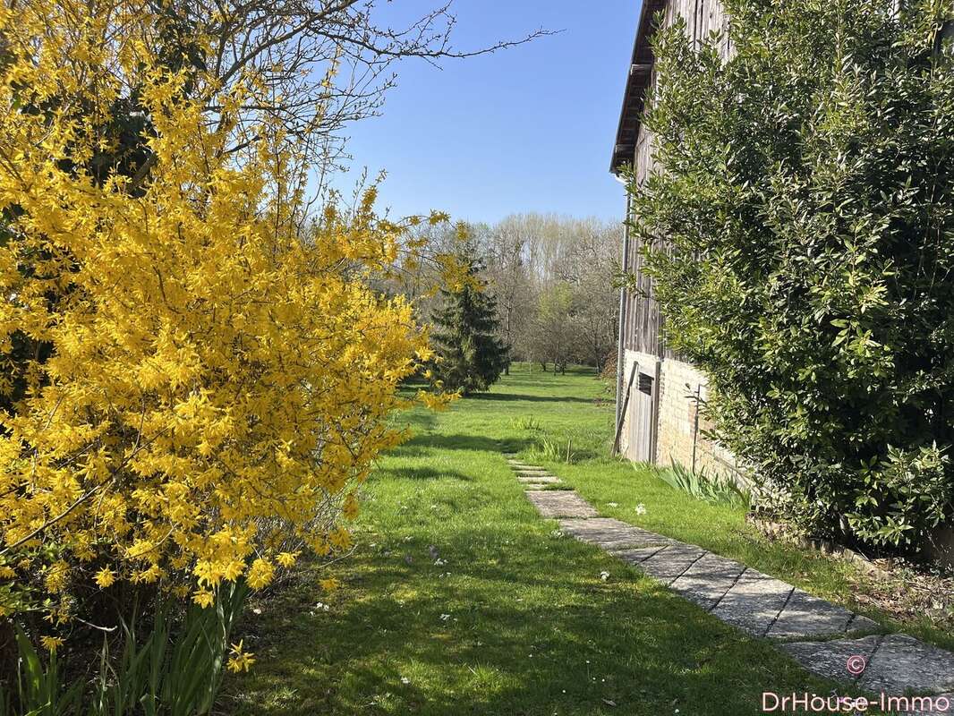 Maison à SAINT-BENOIT-SUR-SEINE