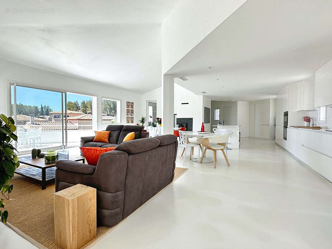 Maison à ENSUES-LA-REDONNE