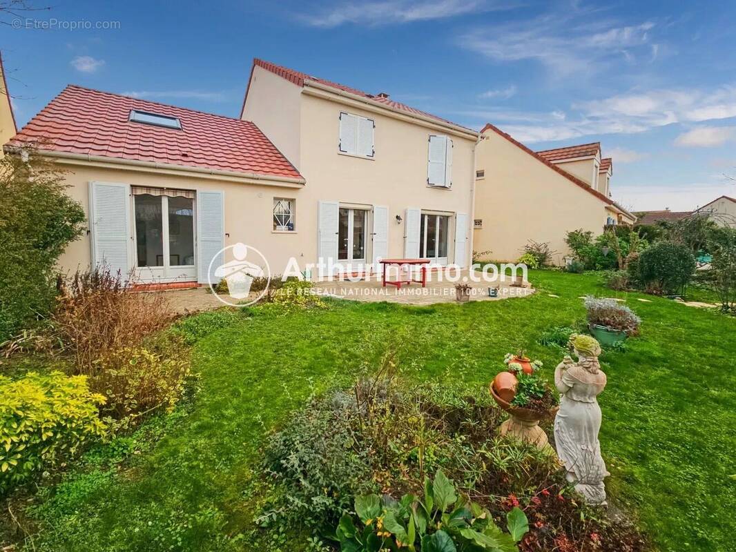 Maison à SAINT-PIERRE-DU-PERRAY