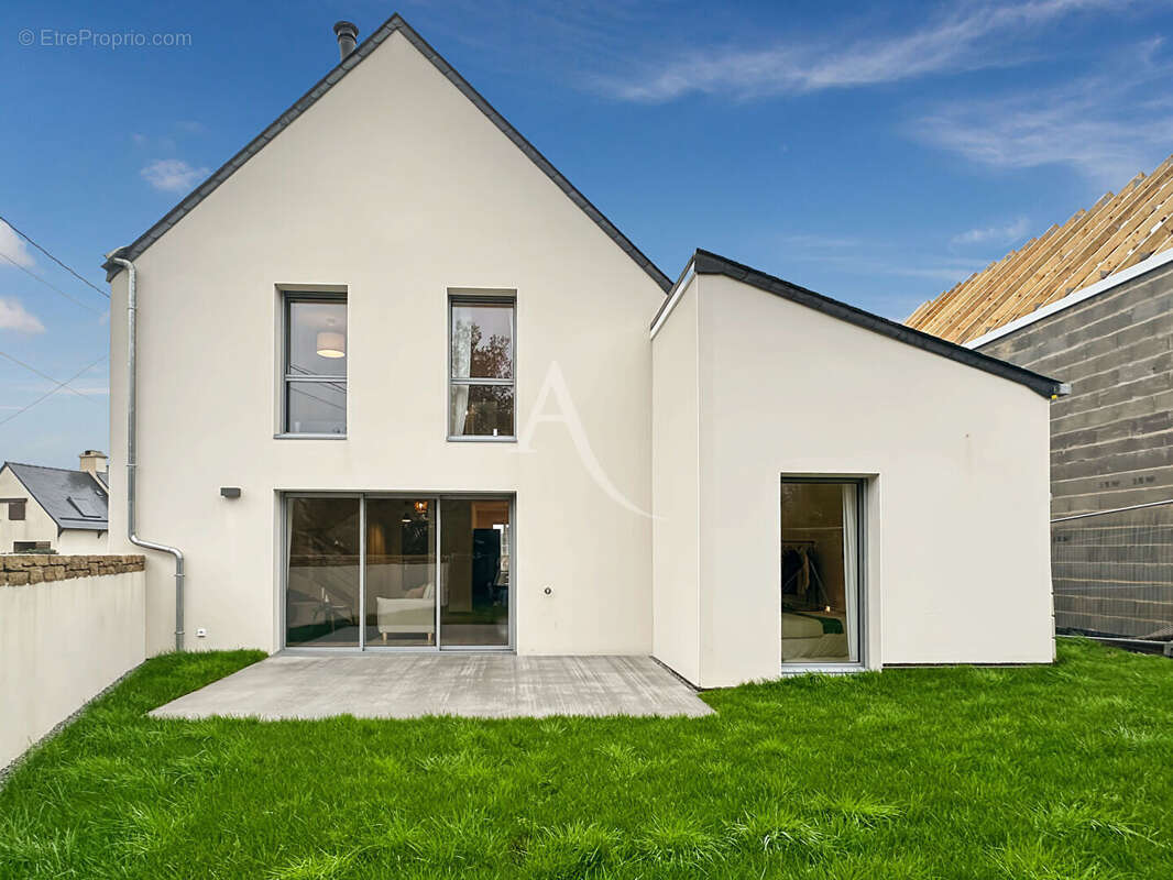 Maison à LARMOR-BADEN