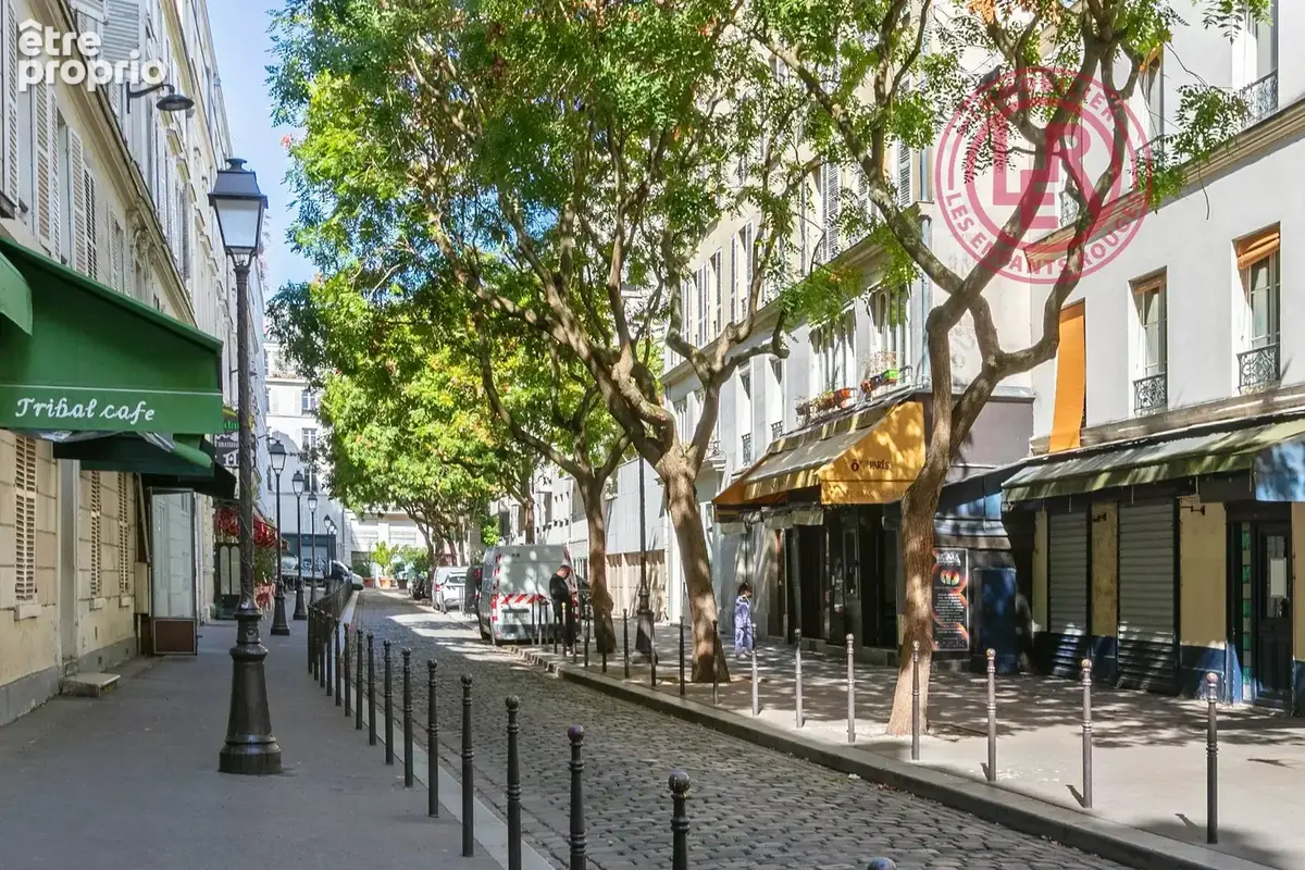 Paris 10ème - Cour des Petites Ecuries - Magnifique 2 pièces ensoleillé - photo 9