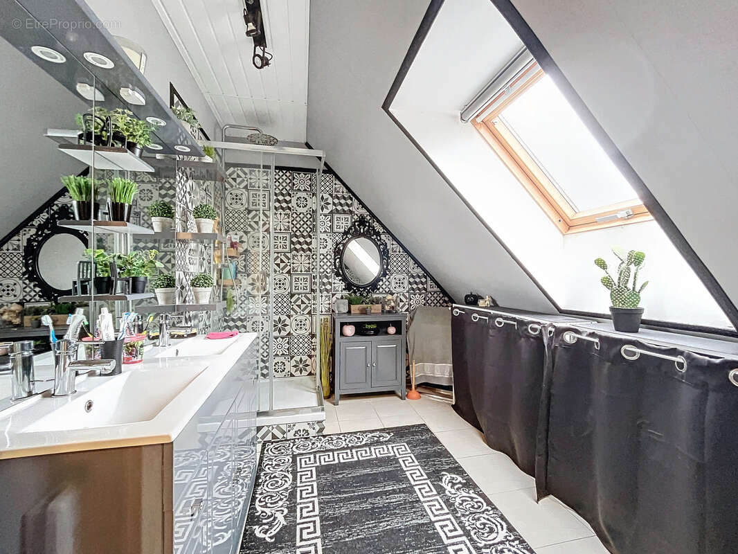 Maison à VILLERS-BOCAGE