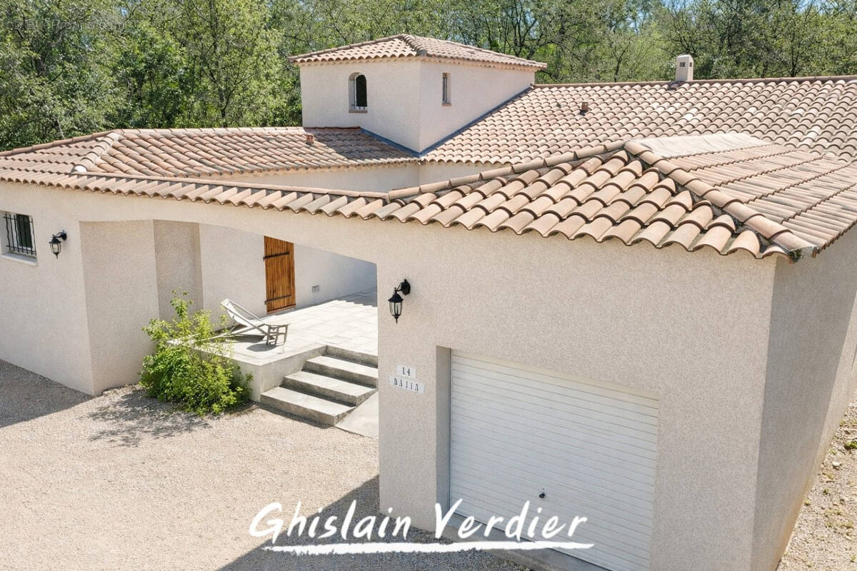 Maison de charme en Provence   172 m2 avec jardin de 2500 m2 - photo 1