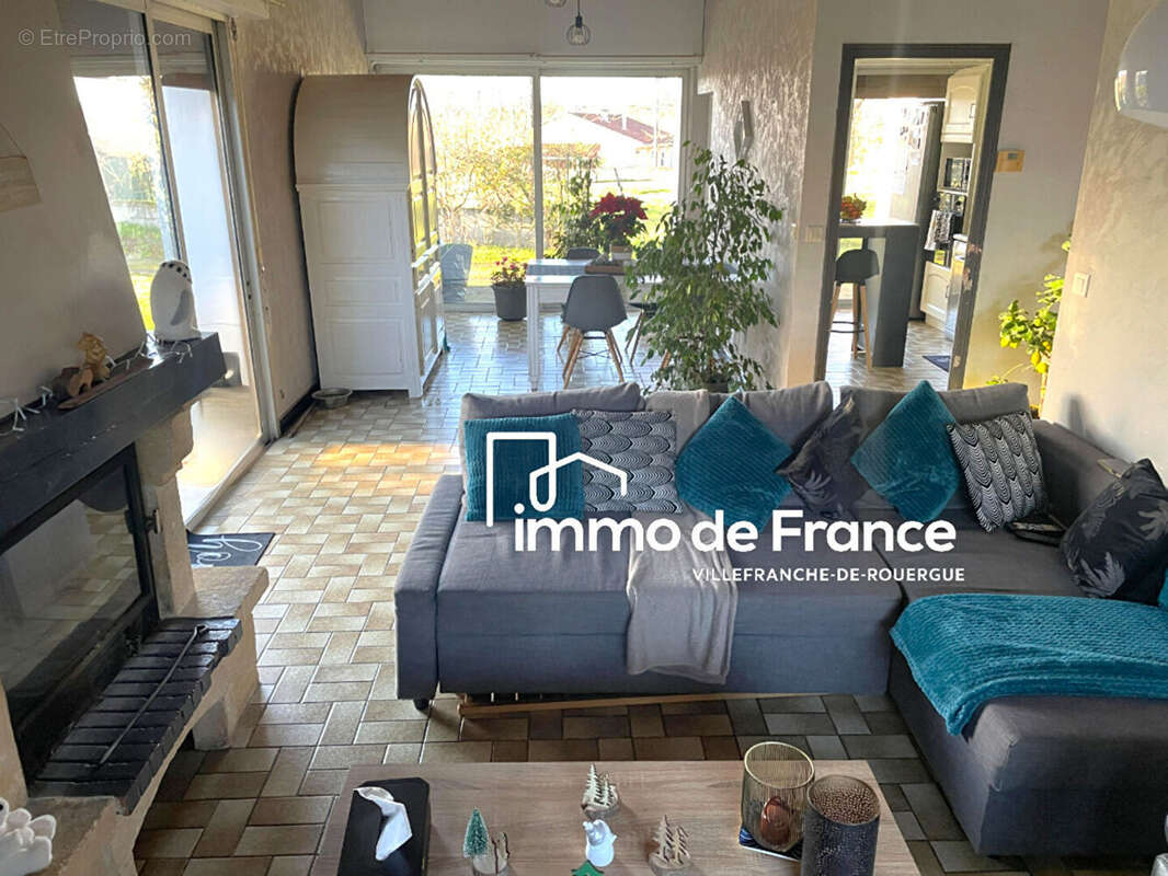 Ensemble immobilier - maison 119 m² + dépendance à rénover - photo 3