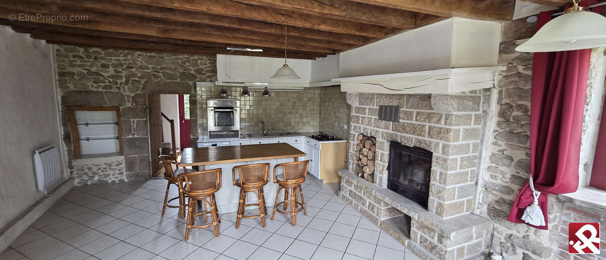 Maison à VAREILLES