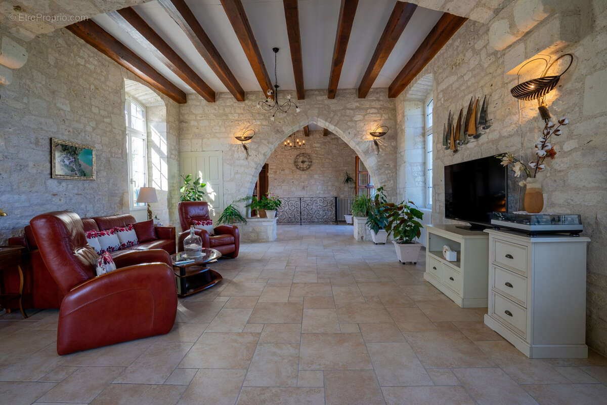 Maison à MONTCUQ