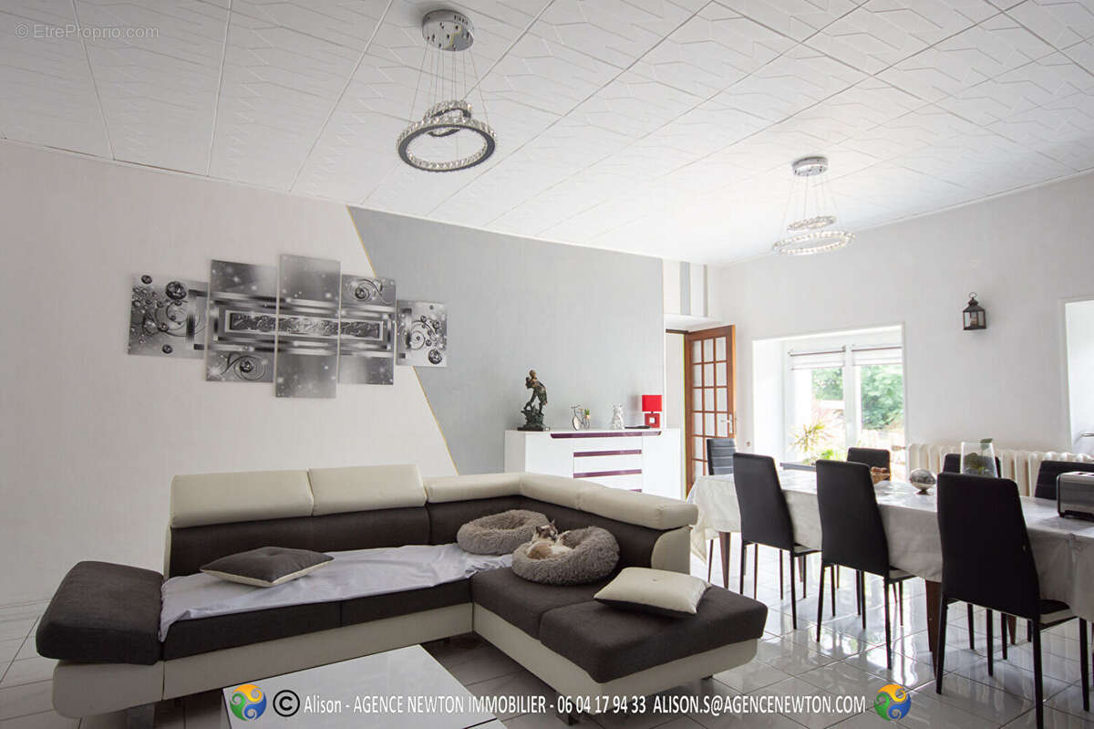 Maison à BAZOUGES-LA-PEROUSE