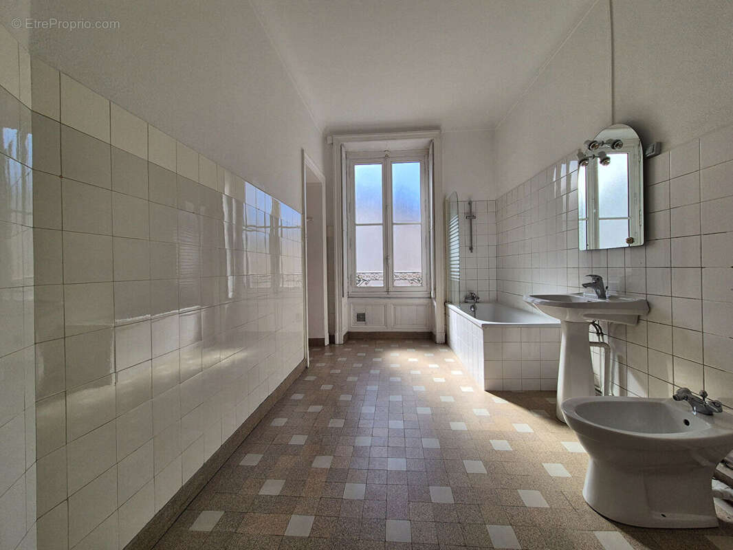 NANTES centre - bel appartement 5 pièces de 143 m² - photo 7