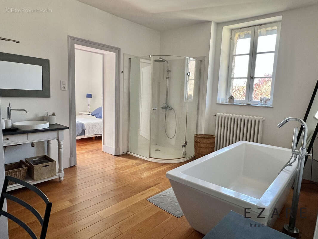 Maison à CHAMPAGNE-SUR-VINGEANNE