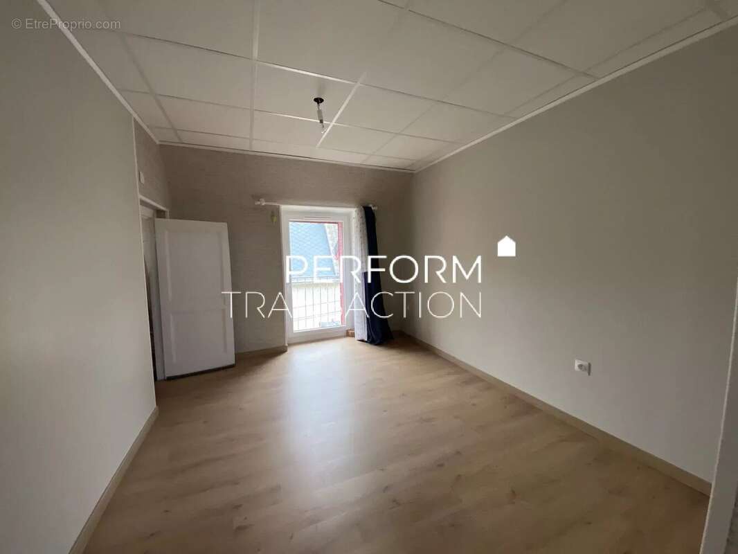 Maison à NOTRE-DAME-DE-VAULX