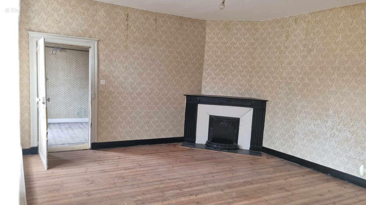 Maison à SAINT-CALAIS