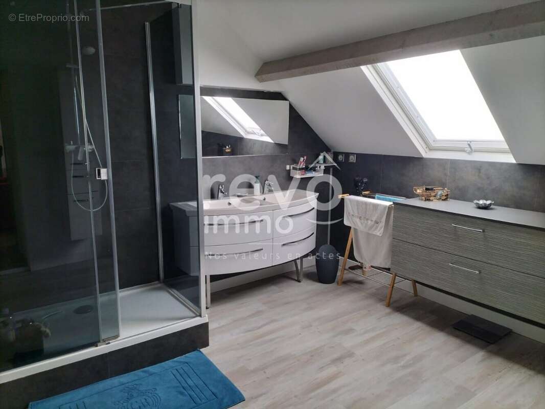 Maison à SAINT-BARTHELEMY-D&#039;ANJOU