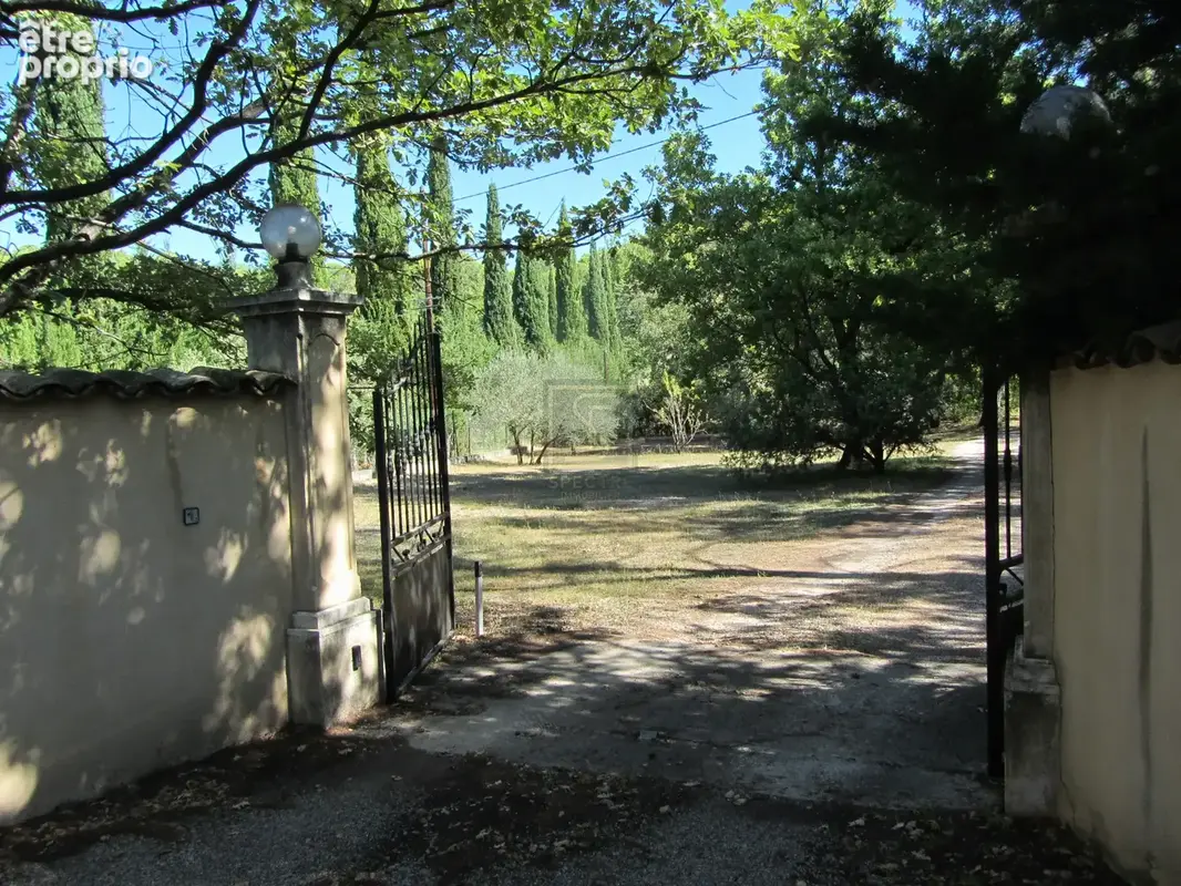 Draguignan villa 6 pieces-piscine et garage sur terrain de 1,2 ha - photo 3