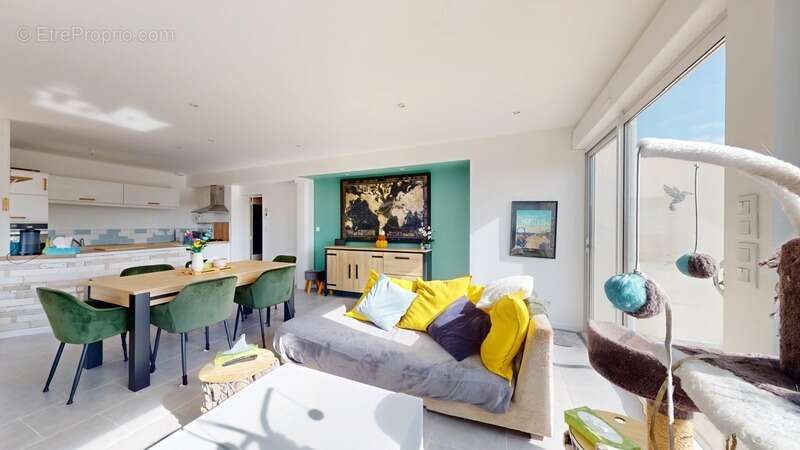 Maison à SAINT-HERBLON