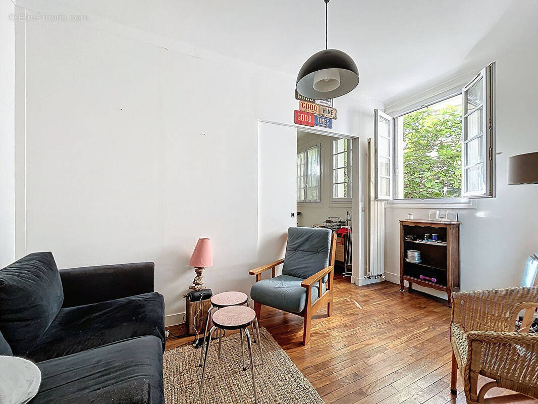 Appartement à COURBEVOIE