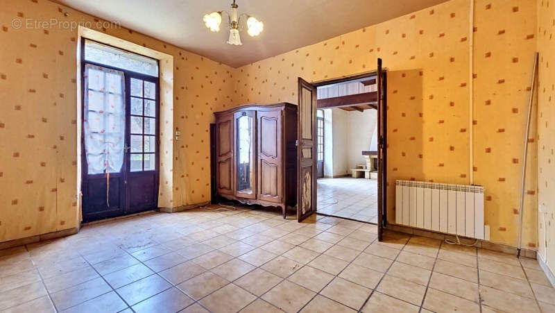 Maison à ESCALES