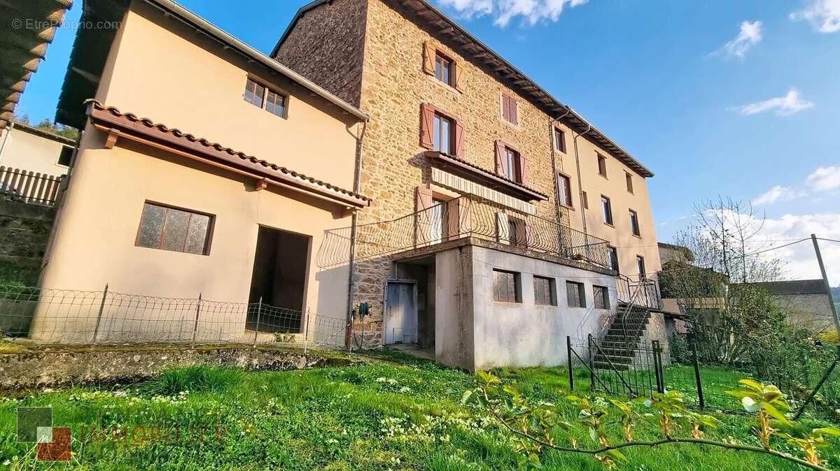 Maison à CHAMBOST-ALLIERES