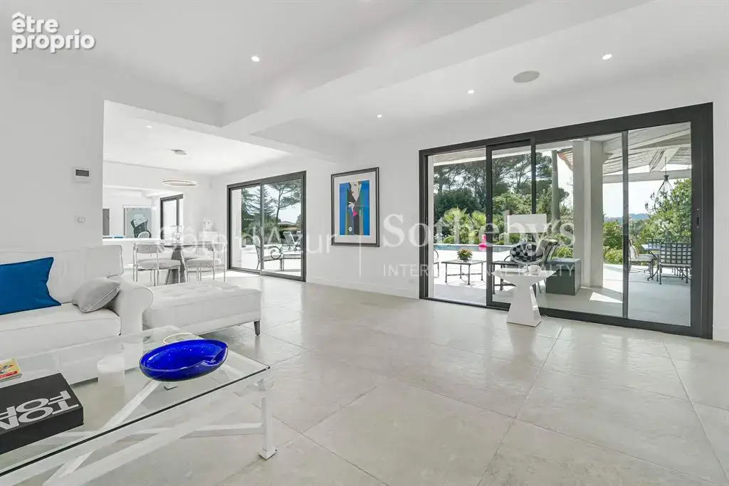 Mougins Les Parcs de Mougins, villa contemporaine rénovée sur un vaste terrain paysager - photo 10