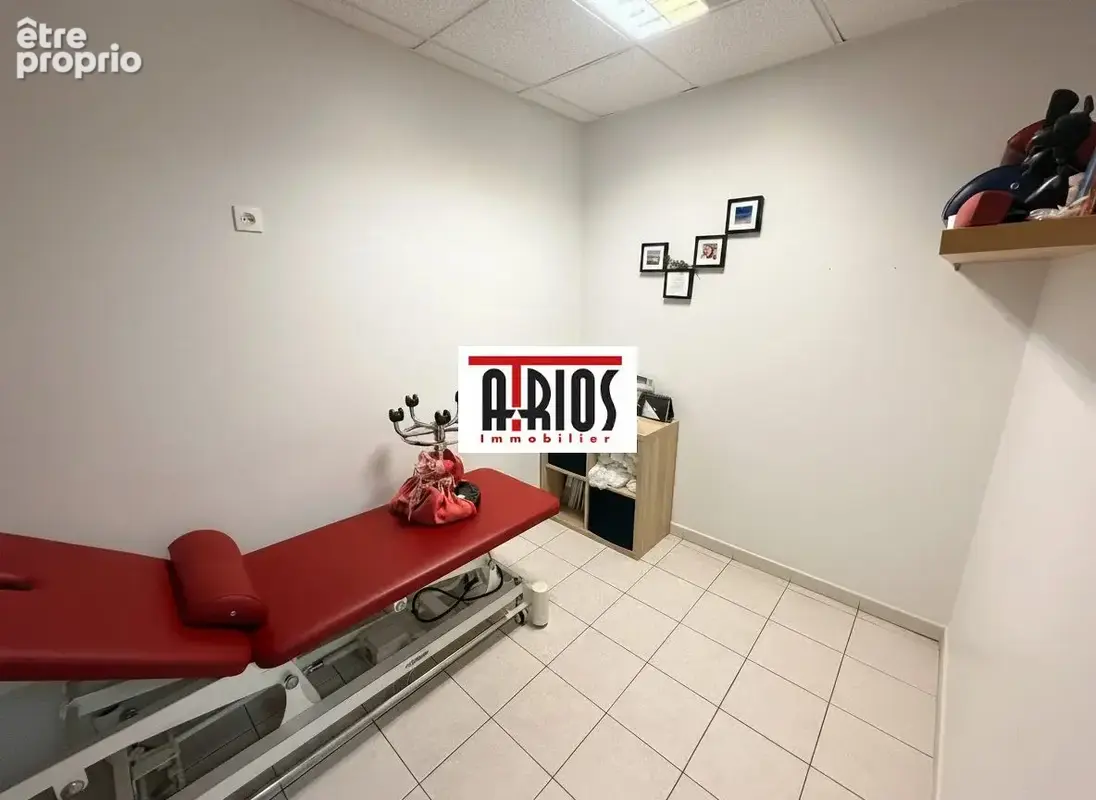 Commerce 60 m² à vendre à Hyeres (83400) - photo 4