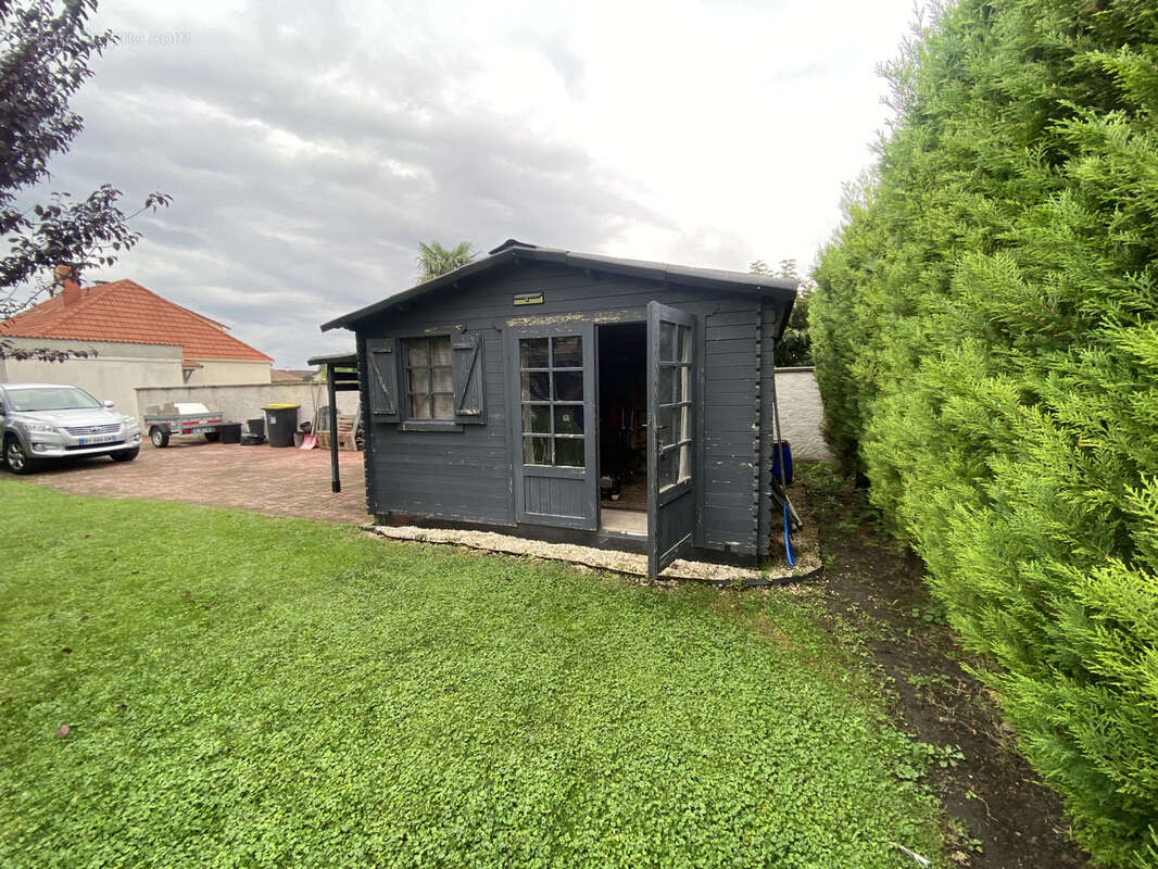 Maison à SAINT-BEAUZIRE