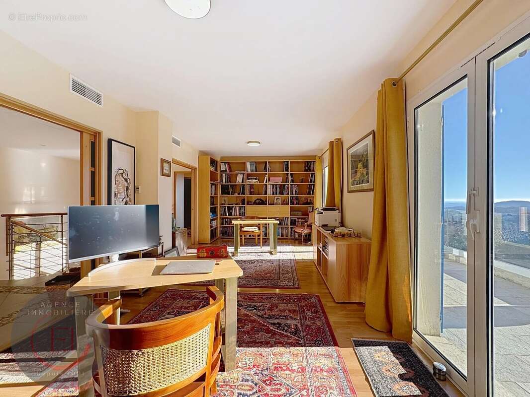 Maison à LES ADRETS-DE-L'ESTEREL