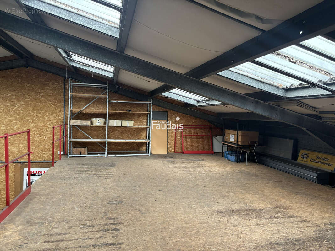 Commerce 477 m² à Saint-Lo  - photo 4