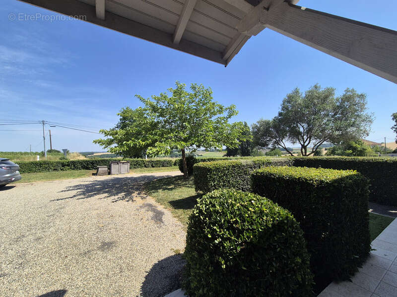 3,4 has, dépendance sécurisée de 320 m², maison plain-pied plus sous-sol, et vue dominante aux portes d'Agen - photo 20