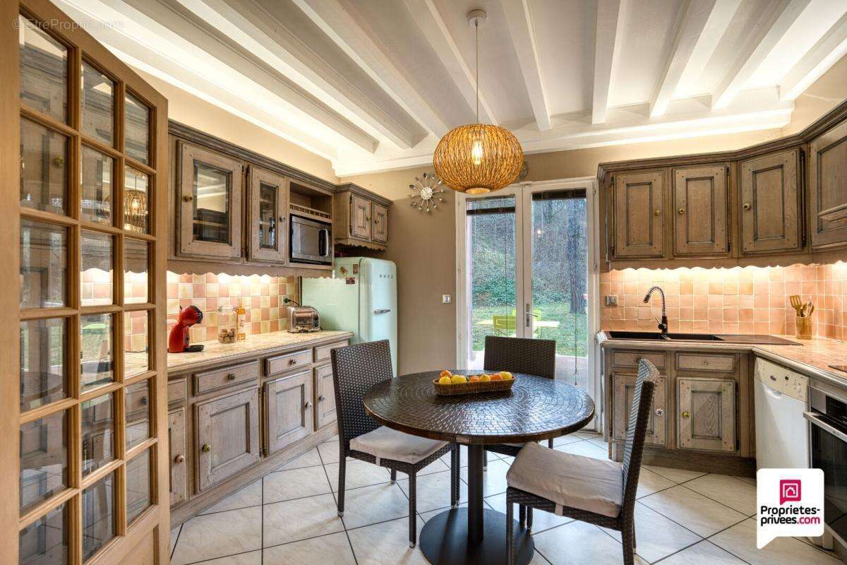 Magnifique maison familiale de 158 m2  + sous sol - Terrain  2445 m2 - photo 10