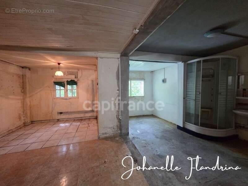 Hôtel de 567 m² à rénover - Le Gosier - photo 3