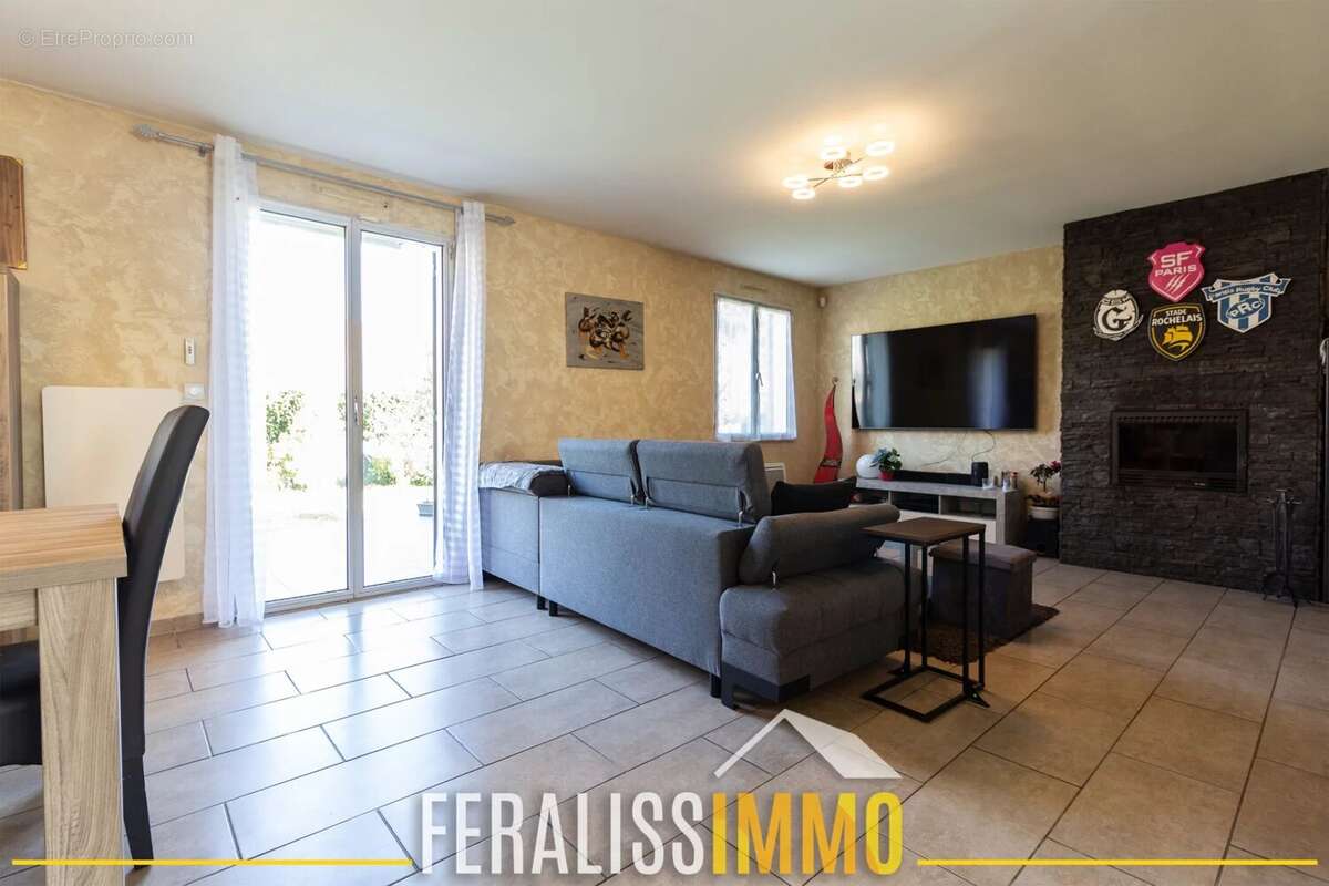 Maison à COURDIMANCHE